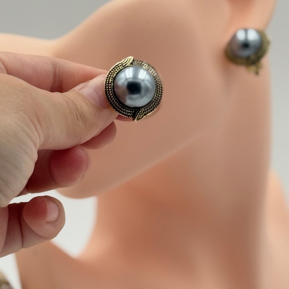 ⚜️ Elegant Silver Clip-on Earrings With Grey Pearl 💫 - Picture 4 of 7